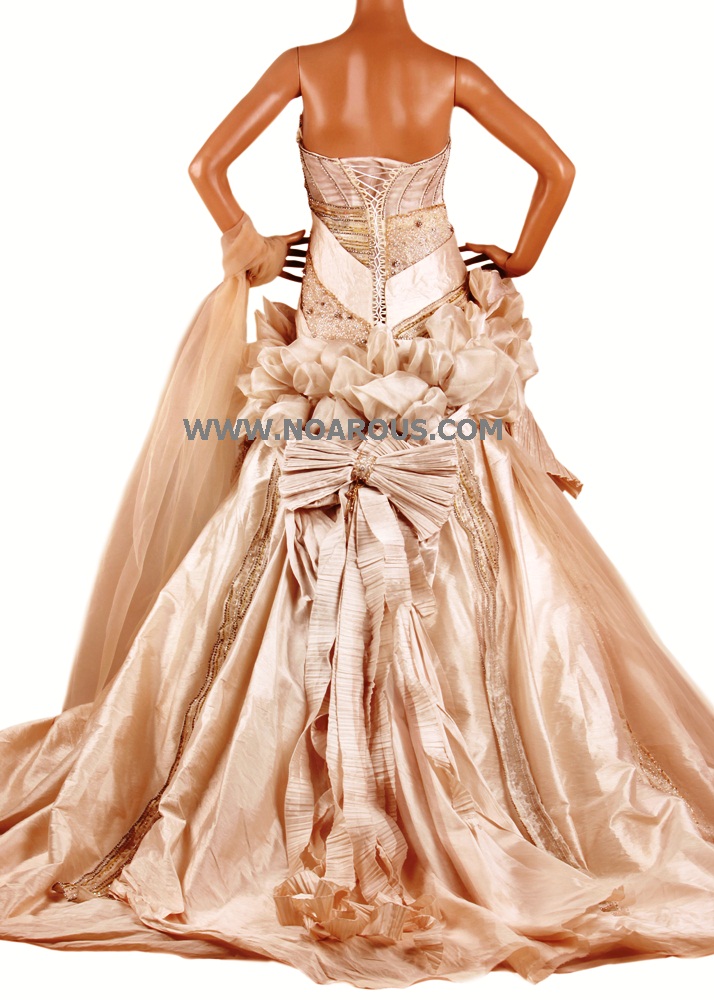 مدل لباس عروس مورد پسند خود را در مزون تاج محل می یابید