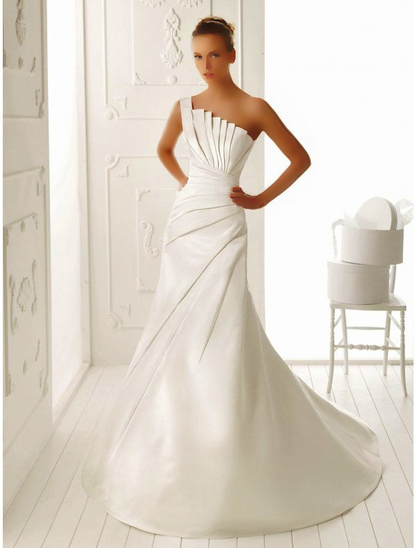 ١٥ مدل پیشنهادی برای لباس عروس از مدل های لباس عروس ٢٠١٣
