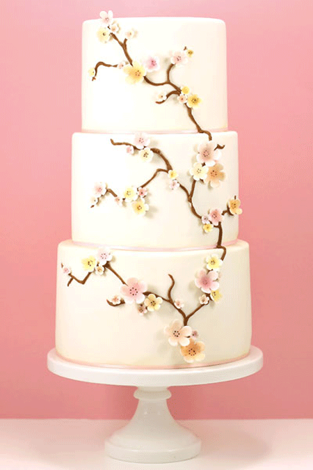 کیک عروسی بهاری در پاییز