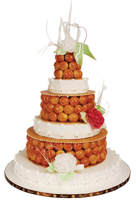 کیک عروسی بهاری در پاییز