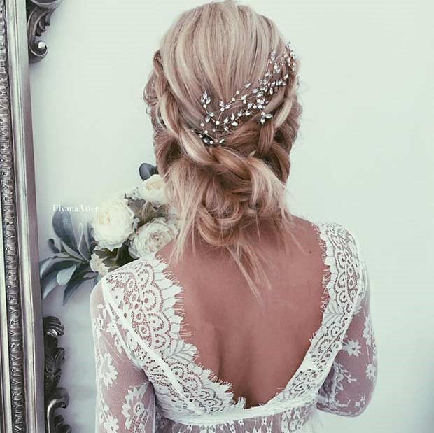 مدل موی عروس جمع ساده با یک گل سر