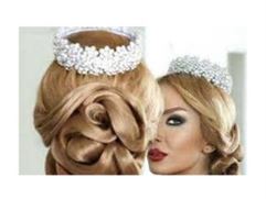 سالن آرایش عروس هستی