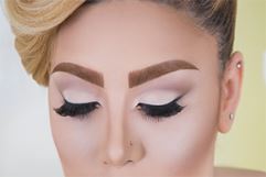 سالن آرایش گل چهره ها